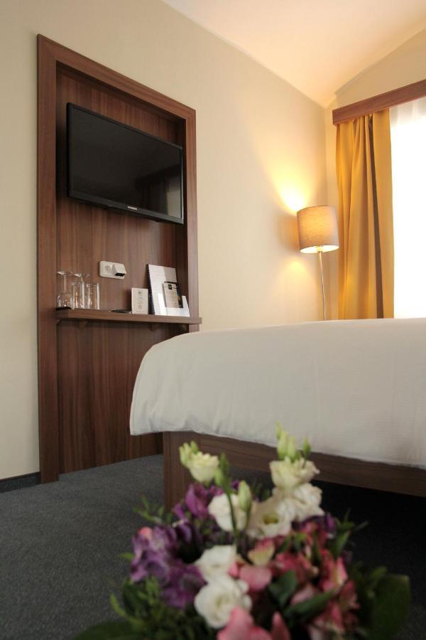 Hotel Baltaci Starý Zámek Napajedla Esterno foto