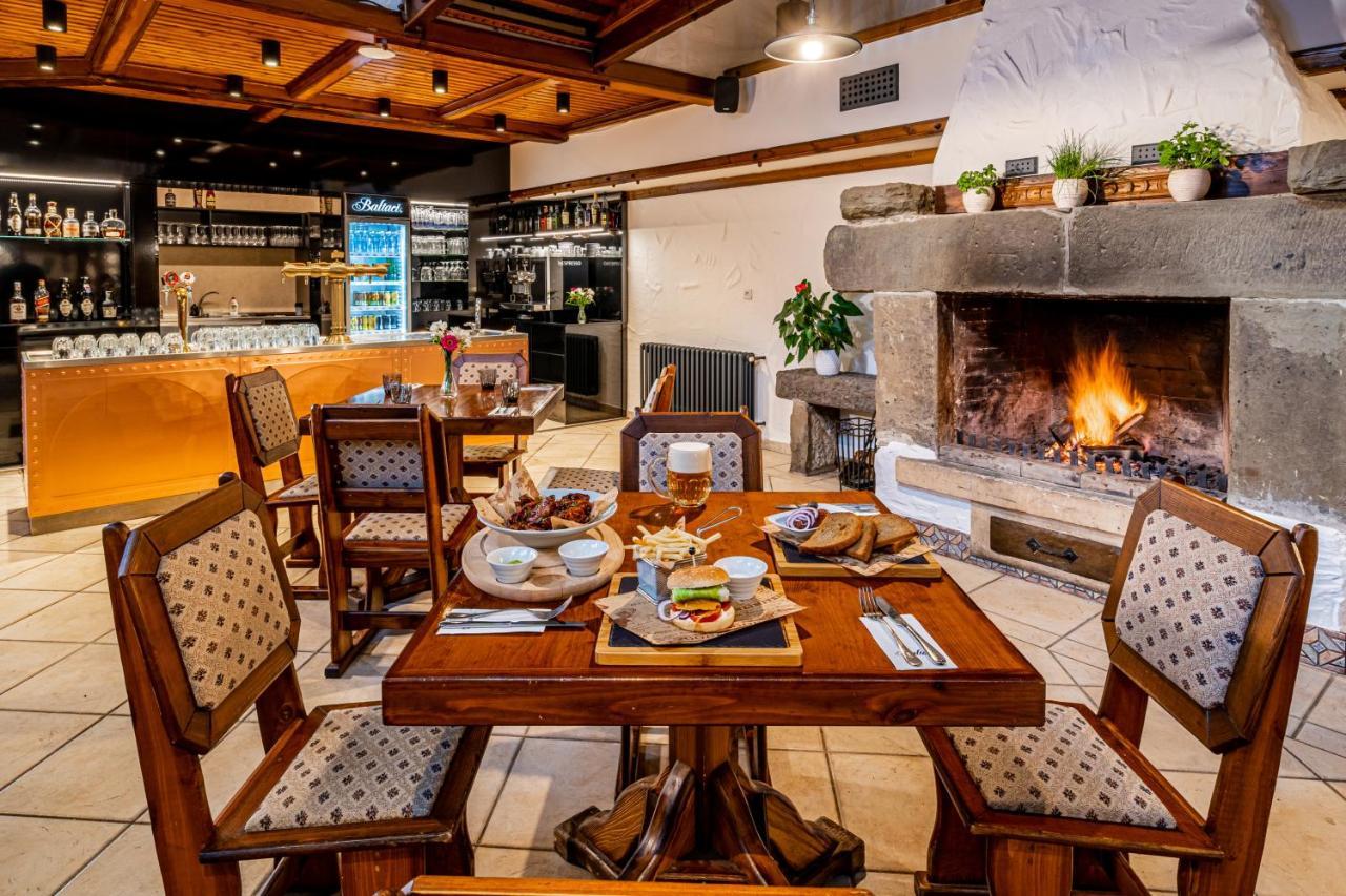 Hotel Baltaci Starý Zámek Napajedla Esterno foto