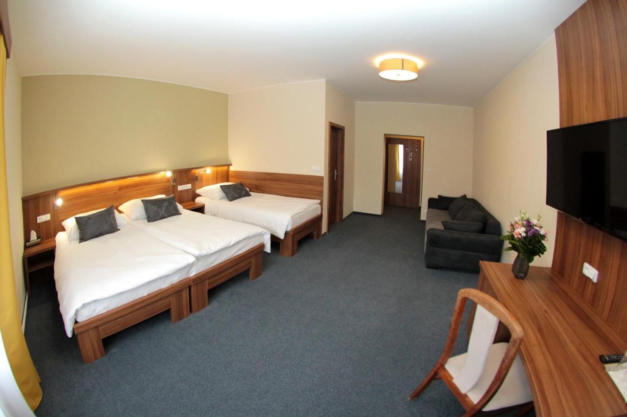 Hotel Baltaci Starý Zámek Napajedla Esterno foto