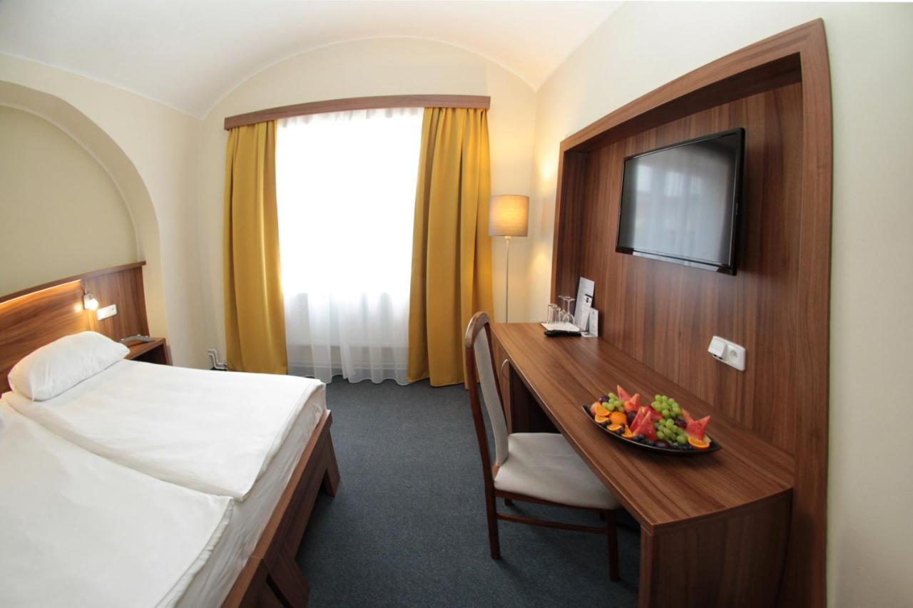 Hotel Baltaci Starý Zámek Napajedla Esterno foto