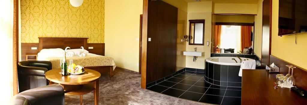 Hotel Baltaci Starý Zámek Napajedla Esterno foto